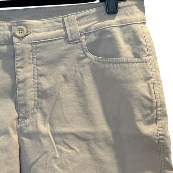 Eddie Bauer Tan Cargo Shorts with Belt Loops - Picture 3 of 8